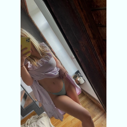  �                   �e�� ��� ��-��������y